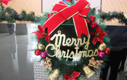 出格的礼 给出格的你——记合肥J9集团欢乐圣诞行